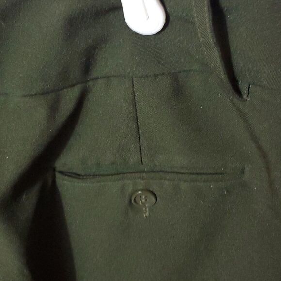 LARRY LEVINE SPORT, NOT WORN, SIZE 12, GREEN WOMEN'S PANTS, - Picture 3 of 11